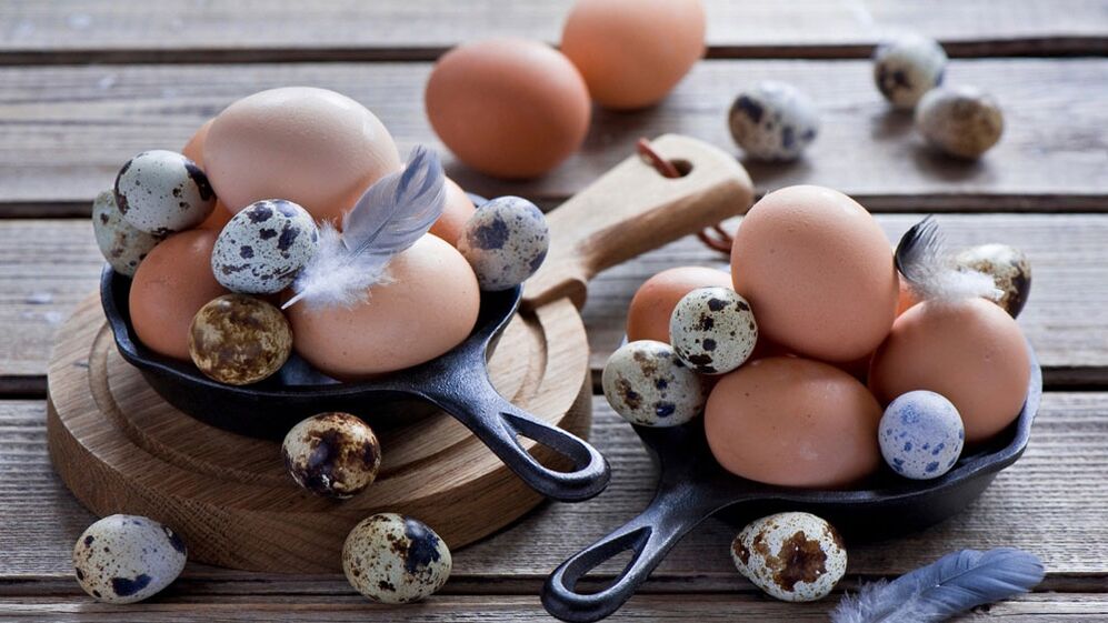 Jaja kurze i przepiórcze mają pozytywny wpływ na męskie hormony